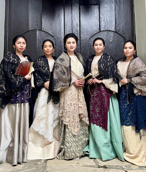 Traditional Ilocano Clothing, Filipiana Dress Traditional, Philipino Traditional Clothing, Filipiñana Dress Traditional, Filipino Clothing Traditional, Maria Clara Costume, Maria Clara Noli Me Tangere, Filipino Culture Traditional Dresses, Maria Clara Outfit