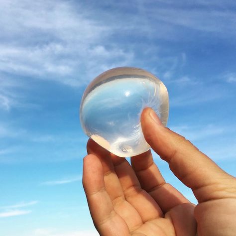 Edible Water Bottle, Water Blob, Edible Seaweed, Botol Air, Water Bubbles, Water Usage, Cool Tech, Sustainable Brand, Plastic Packaging