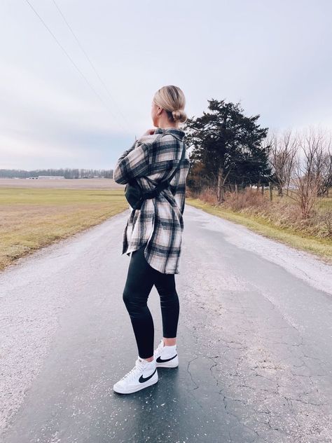 Outfits With Nike Blazers And Leggings, Cute Outfit Ideas With Nike Blazers, Winter Nike Blazer Outfit, High Tops With Leggings Outfits, Leggings And Blazers Outfit, Nike Blazer Hi Top Outfit, High Top Sneakers Leggings Outfit, Black Leggings White Converse Outfits, Winter Nike Outfit