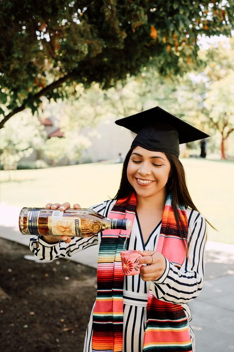 Mexican College Graduation Pictures, Tequila Graduation Picture, Mexican Graduation Photoshoot, Hispanic Graduation Pictures, Chicana Graduation Pictures, Accounting Graduation Pictures, Graduation Pictures Mexican, Mexican Graduation Pictures, Mexican Senior Pictures