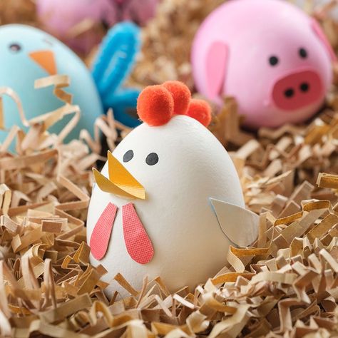 Egg Easter Ideas, Kids Egg Decorating Ideas, Fun Easter Egg Decorating Ideas, Easter Egg Craft Kindergarten, Decorated Easter Eggs Ideas, Egg Decorating Ideas For Kids, Egg Decorating Ideas Creative Contest, Decorated Eggs Kids, Decorate An Egg Competition