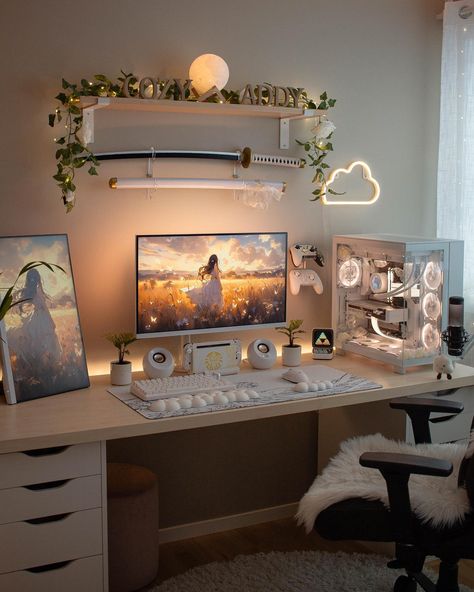 Cute Gaming Setup Aesthetic, Art Desk Aesthetic Inspiration, L Shaped Desk Bedroom Layout, Pc Room Ideas, Gaming Set Up Aesthetic, Desk Ideas Corner, Gaming Room Aesthetic, White Desk Setup, Set Up Gamer