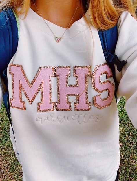 Senior Year Things, Senior Sweatshirts, Senior Year Fun, Preppy School, School Sweatshirts, School Spirit Shirts, Senior Shirts, Preppy Lifestyle, Diy Sweatshirt