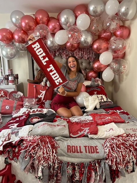 College Bed Party Ideas, Bed Party Ideas College, Bed Party College, College Bed Party, Duke College, College Bed, College Announcements, Collage Dorm, College Decision