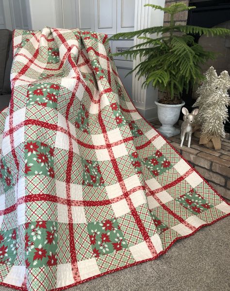 Christmas Quilting Projects, Christmas Quilt Blocks, Christmas Quilt Patterns, Quilting Designs Patterns, Plaid Quilt, Scrap Quilt Patterns, Cozy Quilts, Holiday Quilts, Winter Quilts