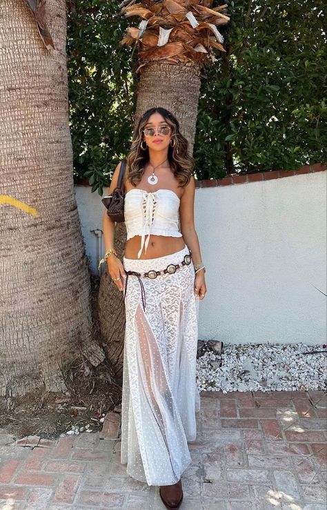 @laurenwolfe on instagram Hippie Music Festival Outfit Ideas, Coachella Skirt, Dresses For Festivals, Mode Coachella, Summer Music Festival Outfits, Coachella Outfit Ideas, Outfits Coachella, Coachella Fits, Coachella 2024