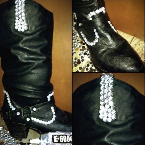 DIY rhinestone cowboy boots! Use E-6000 glue and it'll last! Diy Rhinestone Cowboy Boots, Diy Footwear, Rhinestone Cowboy Boots, Rhinestone Cowboy, Shoe Refashion, Farm Photos, Denim And Diamonds, Cowgirl And Horse, Glitter Crafts