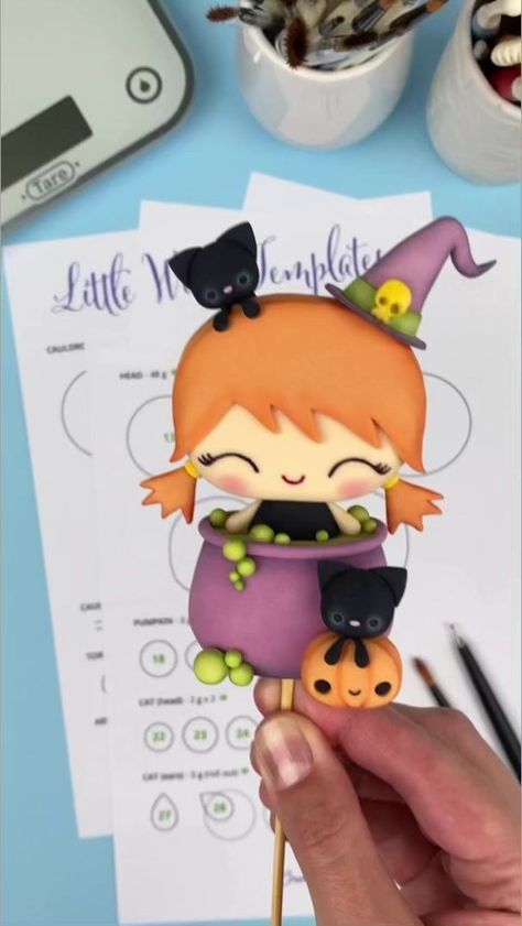 Fondant Witch, Cute Birthday Cakes For Kids, Halloween Witch Cake, Halloween Fondant Cake, Cute Halloween Cakes, Kawaii Witch, Halloween Cake Ideas, Black Cat Cute, Harry Potter Theme Birthday