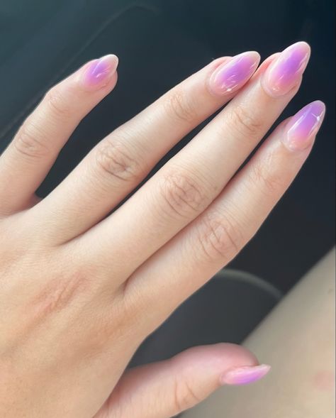 Nails Lilac Design, Lilac Aura Nails, Lila Nail Art, Aura Nails Purple, Aura Nails Short, Lilac Aura, Purple Aura Nails, Lila Nails, Grad Nails