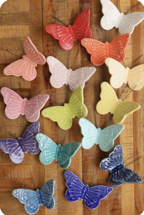 Butterfly Garden Art, Hanging Butterfly, Wind Chimes Homemade, Ceramic Butterfly, Ceramic Pinch Pots, Garden Butterfly, Flower Box Gift, Air Dry Clay Projects, Clay Crafts Air Dry