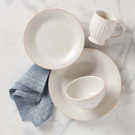 With a delicate border of textured beads and carved design, the Lenox French Perle Groove dinnerware collection comes in a variety of colors, making it the perfect addition to any home. The tea-stained rim gives a rustic yet versatile feel. Crafted of durable stoneware, this pattern is microwave and dishwasher safe. Lenox French Perle, Holiday Glassware, White Dinnerware Set, Holiday Dinnerware, Friends Drinks, Halloween Treats Easy, Ceramic Stoneware, White Dinnerware, White Dinner Plates