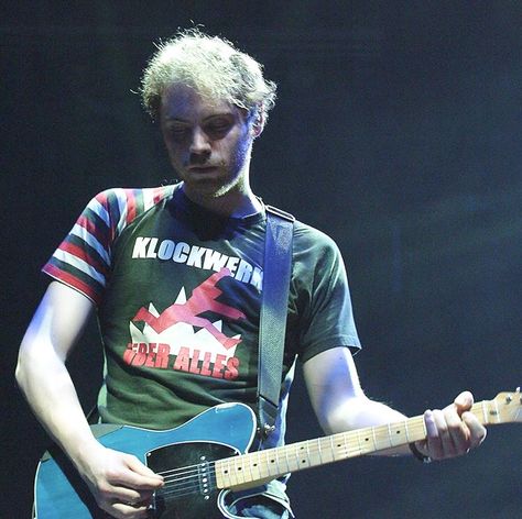 Coldplay Chris, Jonny Buckland, Sky Full Of Stars, Chris Martin, Sky Full, Guitar Hero, Coldplay, Cool Bands, Guitar