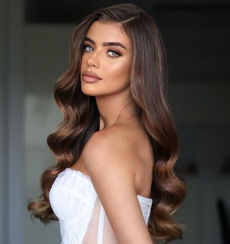 Very Long Old Hollywood Waves Hollywood Waves With Side Part, Side Part Hollywood Waves, Hollywood Waves Side Part, Side Part Waves, Glam Waves Wedding Hair, Hollywood Waves Hairstyle, Hollywood Waves Wedding, Glam Wedding Hair, Old Hollywood Makeup