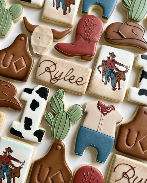 Smash Cake Cowboy Theme, Cowboy First Birthday Cookies, Rodeo Themed Cookies, Rodeo Cookies Decorated, Cowboy Theme Cookies, First Rodeo Birthday Cookies, Wild West Cookies, Farm Birthday Cookies, First Rodeo Cookies