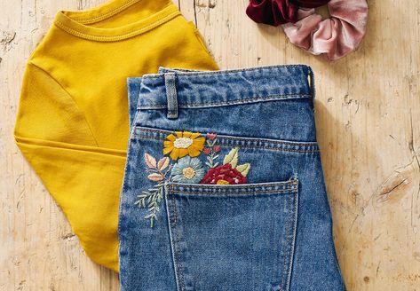 Embroider Jeans, Tea Cosy Knitting Pattern, Embroidered Converse, Mending Clothes, Embroidered Socks, Denim Embroidery, Lazy Daisy Stitch, Embroidery Template, Vintage Floral Design