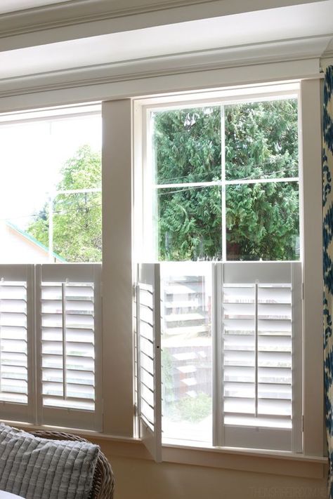 Shutters On Bottom Half Of Window, Cafe Shutters Bathroom, Half Window Blinds, Shutters For Windows Inside, Bathroom Window Shutter Ideas, Internal Window Shutters, Windows With Blinds Inside, White Shutters Bedroom, Bathroom Window Shutters