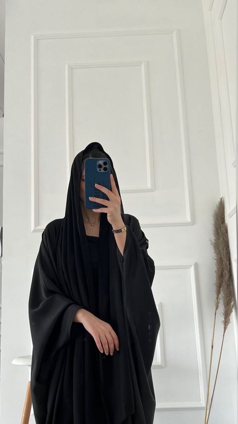 Aesthetic Abaya, Wallpaper Dubai, Modest Abaya, Abaya Collection, Coquette Wallpaper, Fancy Outfit, Dress Fancy, Fashion Modest, Abaya Dress