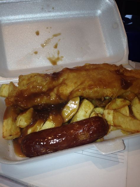 Chippy chips fish sausage and gravy. Cannot beat this! #chips Fish Sausage, Sausage And Chips, Sausage And Gravy, Scrumptious Food, Food Therapy, Sausage Gravy, Gravy, Comfort Food, Food And Drink