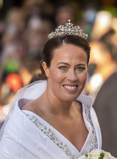 Nina Flohr, Royal Family Of Greece, Greek Royal Family, Prince Frederik Of Denmark, Princess Louise, Andrea Casiraghi, Royal Tiaras, Religious Wedding, Princess Alexandra