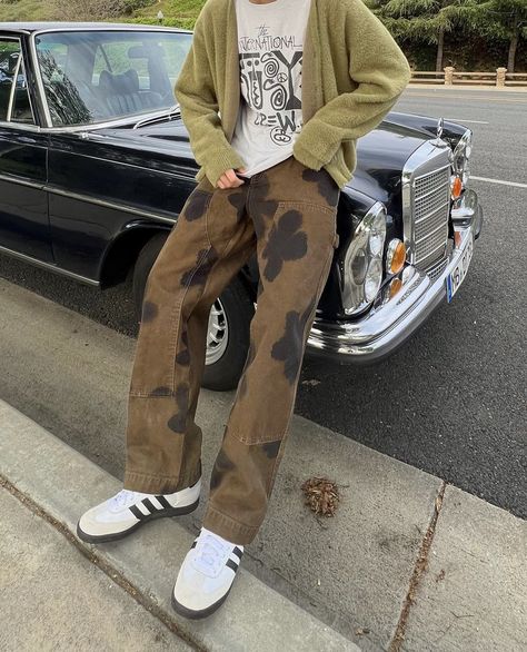 good stüssy 🎱 Earthtone Outfits Men, Stussy Pants, Earth Tones Fashion, Coach Outfits, Nature Outfits, Masc Fashion, Guys Fits, Classy Streetwear, Adidas Sambas