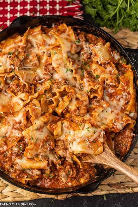 Skillet lasagna recipe is ready in under an and you only have one pan to wash. Enjoy all that you love about lasagna in this easy meal. Lazy Lasagna Skillet, Stovetop Lasagna Skillets, Stovetop Lasagna One Pot, Lasagna Bake Casseroles, Skillet Lasagna Pioneer Woman, One Pan Lasagna Skillet, Hamburger Meat Recipes Stove Top, Lasagna Skillet Recipe, Pan Lasagna Recipe