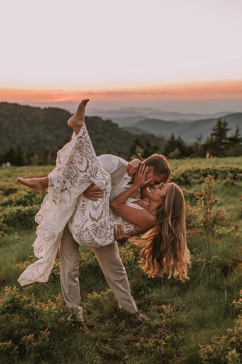 Gorgeous fall elopement photo from @petalandivy  Flowers from @whimsy_stems (instagram) Dress from @lillianruthbride  Tuxedo from us! Boho Mountain Elopement, Tennessee Elopement Ideas, Boho Elopement Photography, Boho Wedding Elopement, Elopement Photography Poses, Fall Engagement Dress, Fall Elopement Photography, Pretty Elopement, Fall Elopement Ideas