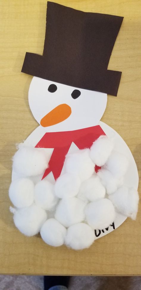 Cotton Ball Winter Crafts For Kids, Winter Snow Crafts Preschool, Preschool Snowmen Crafts, Cotton Ball Preschool Crafts, Snow Man Craft For Toddlers, Christmas Cotton Ball Crafts, Color White Crafts Preschool, Santa Cotton Ball Craft, Snowman Crafts Preschool Art Projects