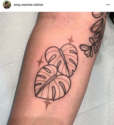 Plant Tattoos Small, Tattoo Flash Feminina, Plant Tattoo Small, Monstera Tattoo Design, Monstera Plant Tattoo, Monstera Leaf Tattoo, Monstera Tattoo, Sarah Tattoo, Succulent Tattoo