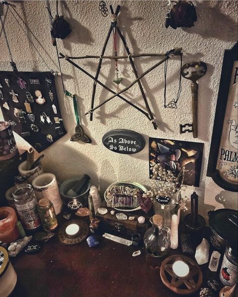 Witchy Room, Witchcraft Altar, Witch Room, Crystal Room, Spell Books, Wiccan Magic, Witches Altar, Wiccan Altar, Dark Home Decor