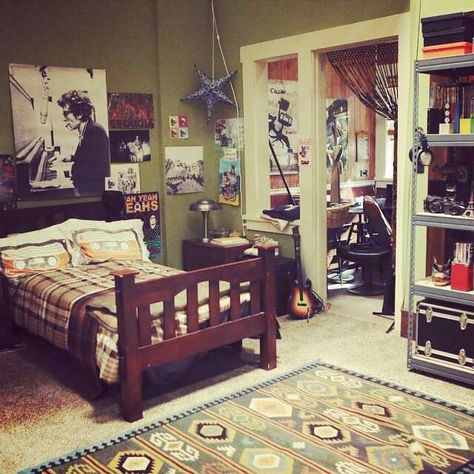 The Fosters House Interior, The Fosters Aesthetic, The Fosters House, Brandon Foster, The Fosters Tv Show, Foster House, Cabin House, Boys Rooms, Abc Family