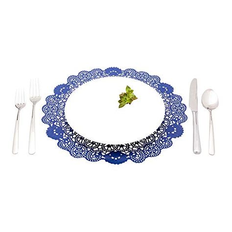 Pastry Presentation, Elegant Pastry, Talavera Wedding, Denim And Pearls, Paper Lace Doilies, Table Floral Arrangements, Clean Dessert, Dessert Presentation, Paper Table