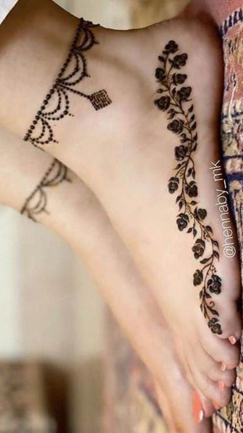 Legs Mehndi Design Legs Mehndi Design Simple, Modern Henna Designs Leg, Ankle Mehndi Designs, Legs Mehndi Design Simple, Henna Leg Designs, Feet Henna Designs Simple, Henna Foot Designs, Henna Feet Designs, Foot Henna Designs