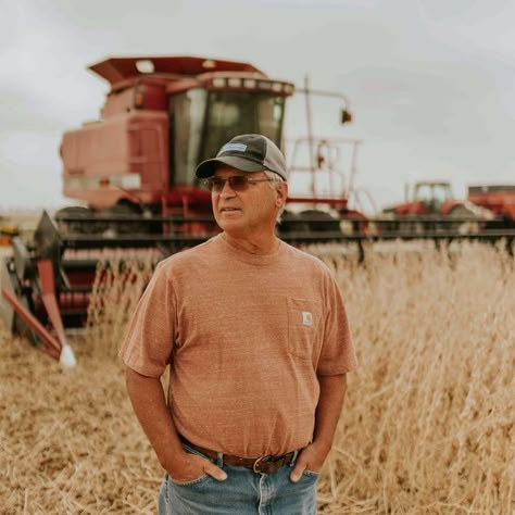 Farm Product Photography, Farming Photoshoot, Farm Photo Ideas, Farmers Photography, Farmer Pictures, Gardener Photography, Harvest Photography, Wheat Field Photos, Tractor Photography