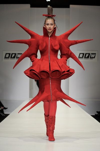 Yegor Zaitsev Spiked Outfit, Lobster Dress, Sculptural Fashion, Conceptual Fashion, Couture Mode, Weird Fashion, Futuristic Fashion, Avant Garde Fashion, Ubud