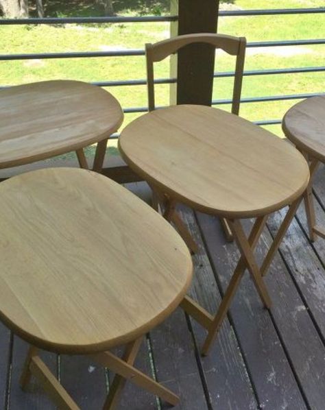 When she picked up these worn folding trays, they probably weren’t expecting THIS! Painted Tv Trays, Tv Tray Makeover, Tv Tables, Crate Bench, Upcycle Chair, End Table Makeover, Tv Tray, Farmhouse Style Table, Furniture Flip