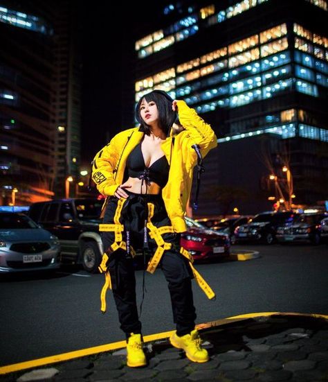 City In Philippines, Techwear Girl Outfit, Techwear Girl, Womens Techwear, Makati Philippines, Female Action Poses, Cyberpunk Streetwear, Earth Clothes, Cyberpunk Clothing