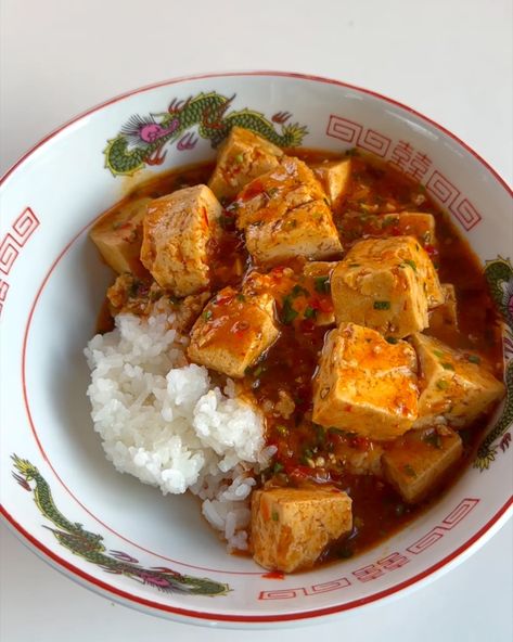 Vegan Mapo Tofu, Vegan Recipes Aesthetic, Asian Meal Ideas, Tofu Aesthetic, Katsu Tofu, Traditional Asian Food, Tofu Meals, Sweet Tofu, Tofu Dinner