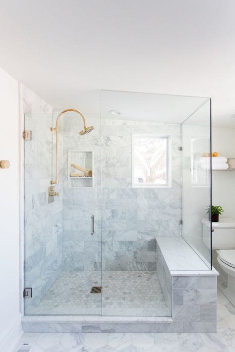 White Marble Shower, Bathroom Shower Ideas, Bilik Air, Bad Inspiration, Master Bath Remodel, Bathroom Remodel Designs, Bathroom Remodel Shower, Budget Bathroom, Dream Bathrooms