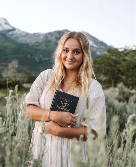 Photoshoot With Bible, Senior Pics With Bible, Christian Photoshoot Ideas, Senior Photos With Bible, Senior Pictures With Bible, Bible Senior Pictures, Bible Photoshoot, Bookish Photoshoot, Lds Missionary Pictures