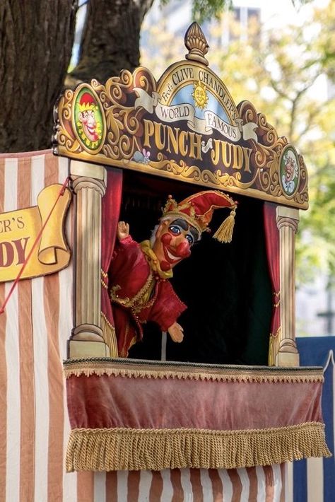 Pvc Puppet Theater, Circus House, Punch And Judy Puppets, Puppet Show Theater, Stage Inspiration, Muppet Theater, Old Theater, Fabric Puppet Theater, Haunted Circus