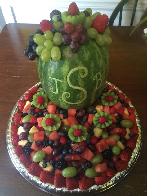 Monogram fruit tray for wedding/ bridal shower Fruit Tray For Wedding, Food Platters Presentation, Fruit Platter Ideas Wedding, Fruit Tray Ideas, Tray For Wedding, Wedding Shower Food, Fruit Appetizers, Fruit Displays, Fruit Display