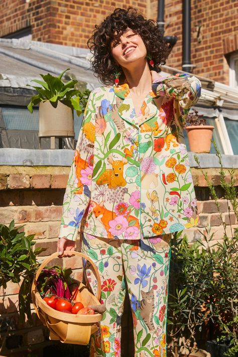 Shop new in women's luxury sleepwear, hand-illustrated by designer Karen Mabon from the new spring collection Spring Sleepwear, Spring Pajamas, Beautiful Environment, Luxury Silk Scarves, Luxury Sleepwear, Cotton Sleepwear, Cotton Pajama Sets, Cute Pajamas, Fashion Wishlist