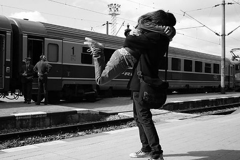 Love at the train station Lovers Hug, The Truth About Love, Absence Makes The Heart Grow Fonder, Hd Quotes, Charles Bukowski, The Perfect Guy, Distance Relationship, Bukowski, Long Distance Relationship