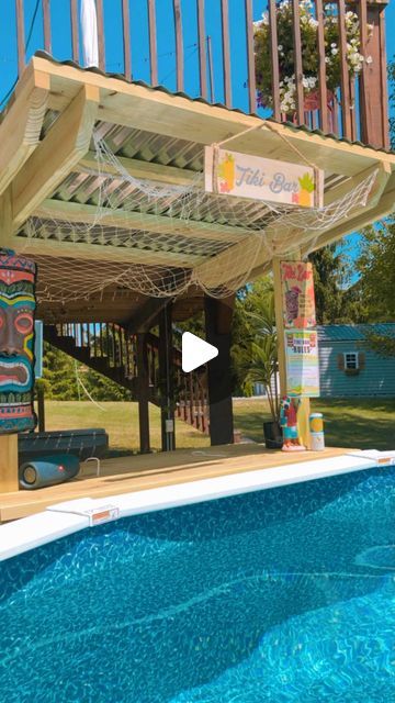 M I R A N D A diy•decor•plants on Instagram: "Walk up pool tiki bar! 🦜☀️🍹  Husband does it again with a one evening build tiki bar with a built in cooler!  #summervibes #summer #tikibar #poolbar #pool #abovegroundpool #backyard #diy #coastalliving #coastaldecor #myhome #goodvibes #plantsofinstagram #plants #amazon #paradise #backyardparadise #lovemyhome #poolday #pooltime #highnoon" Pool Bar Diy, Diy Tiki Bar, Tiki Bar Ideas, Tiki Bars Backyard, Pool Bar Ideas, Pool Side Bar, Backyard Garden Layout, Decor Plants, Backyard Kitchen