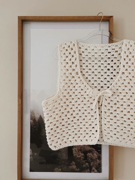 crochet vest Crochet Top Border, Diy Crochet Shirt, Crochet Tie Front Vest Pattern Free, Crochet Tie Top Pattern Free, Crochet Tie Top Pattern, Summer Crochet Vest, Crochet Tie Vest Pattern Free, Crochet Tie Vest Pattern, Handmade Crochet Top