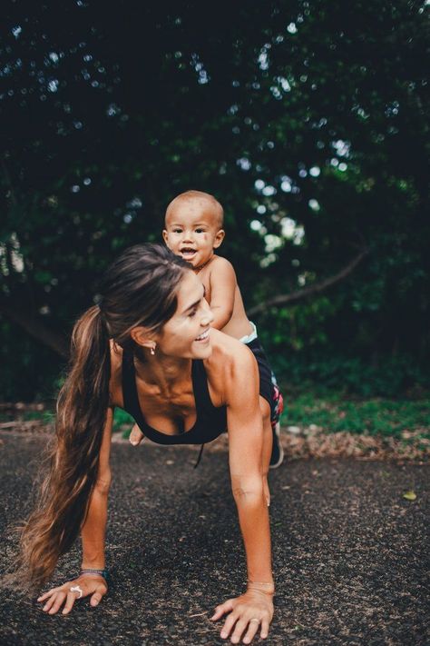 Workout Photoshoot, Moms Goals, Fit Mama, Fitness Photoshoot, Surf Lesson, Baby Weight, Fitness Photography, Mommy Life, Workout Aesthetic