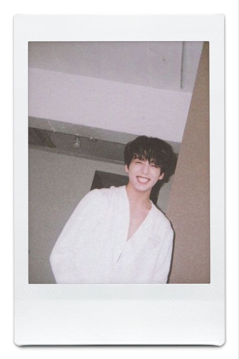 Jungkook Polaroid Photo, Jungkook Polaroid Wallpaper, Jungkook Polaroid Aesthetic, Jungkook Photo Card, Jungkook Polaroid, Tae Icon, Iphone Wallpaper Texture, Bts Polaroid, Korean Drama Funny