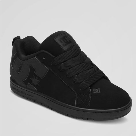 Black Dc Shoes, Dc Court Graffik, Black Skate Shoes, Dc Skate Shoes, Dc Skate, Dc Shoes Men, Shoes Outfit Fashion, Casual Outfit Inspiration, Hype Shoes