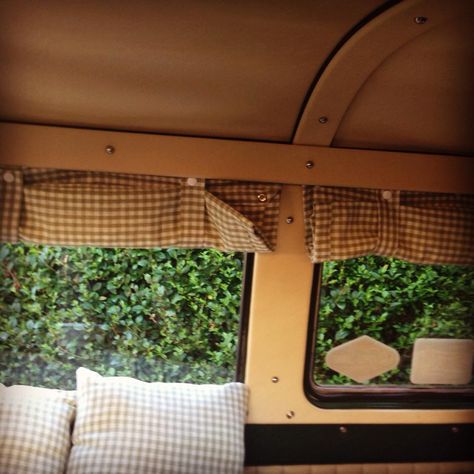 camper poppered blinds | Delilah's VW Camper Furnishings Campervan Blinds Ideas, Vanlife Curtains, Van Curtains Ideas, Campervan Curtains Ideas, Campervan Blinds, Van Conversion Curtains, Vw Curtains, Van Blinds, Curtains Camper