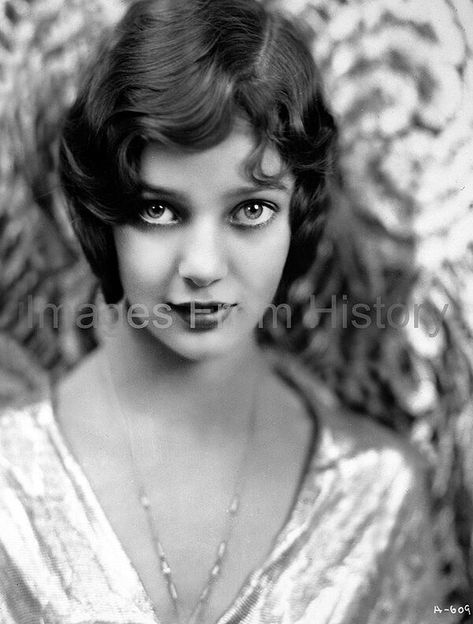 8x10 Print Loretta Young Beautiful Portrait 1927 #1a858 | eBay Loretta Young, Classic Actresses, Best Supporting Actor, Actrices Hollywood, Silent Film, Vintage Portraits, Golden Age Of Hollywood, Pop Singers, 8x10 Print